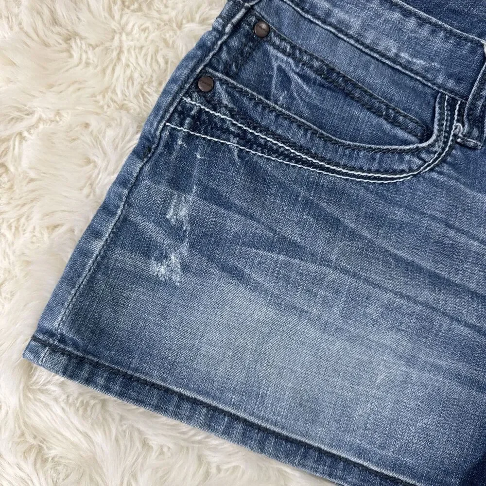 Maurices Low Waist Denim Shorts 11/12 (W33 Inseam 2) Blue Embroidered Juniors